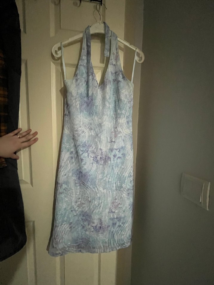 Mavi Batik Desenli Uzun Halter Yaka Elbise - Görsel 2