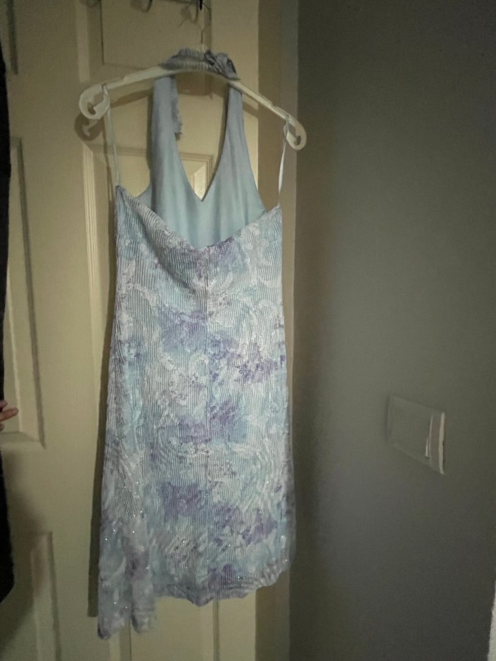 Mavi Batik Desenli Uzun Halter Yaka Elbise - Görsel 3