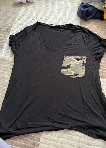 Siyah Kamuflaj Cepli Kadın Tişört - Görsel 3