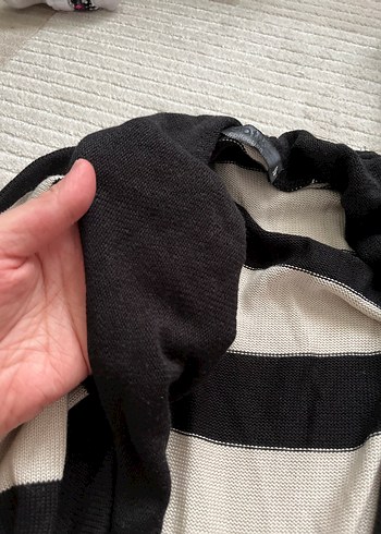 Gri Beyaz Çizgili Kadın Triko Hırka - Görsel 4