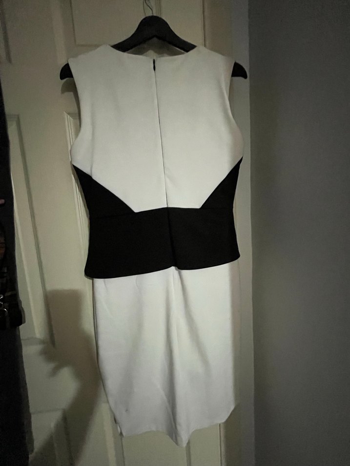 Kemer Detaylı Beyaz Midi Kalem Elbise - Görsel 4