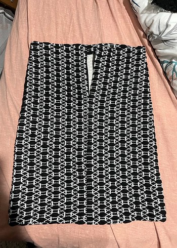 Zincir Detaylı Siyah Kadın kalem etek - Görsel 2