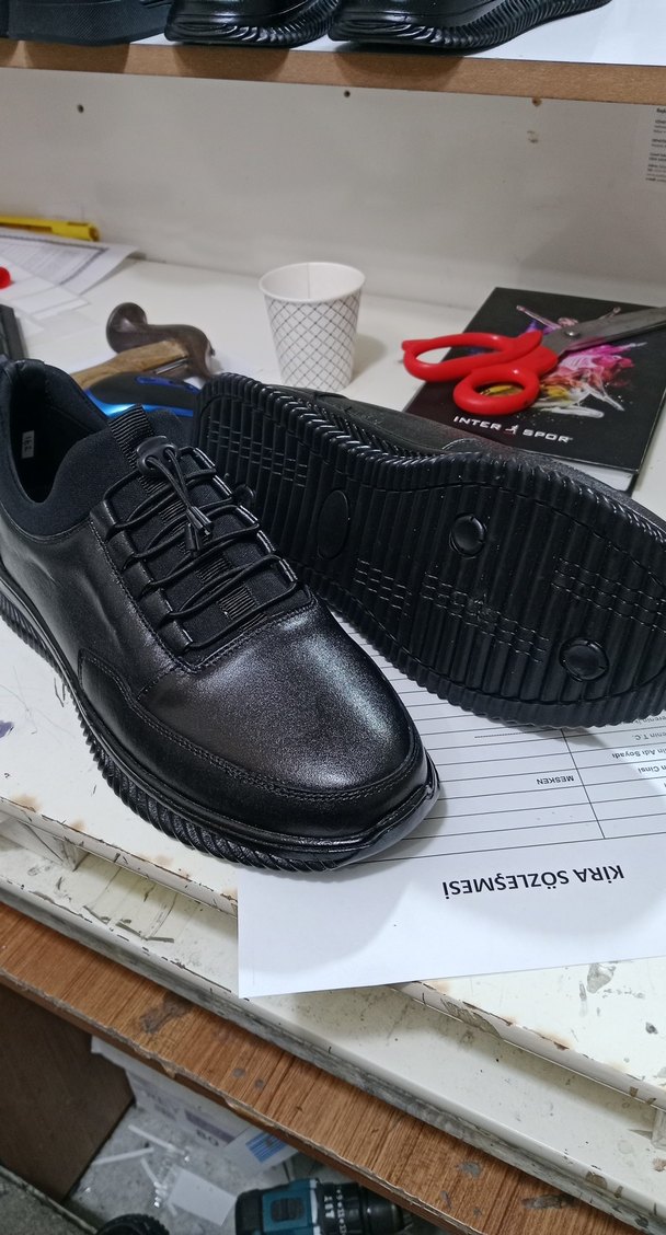 Siyah Lastik Bağcıklı Erkek Günlük Ayakkabı - Görsel 3