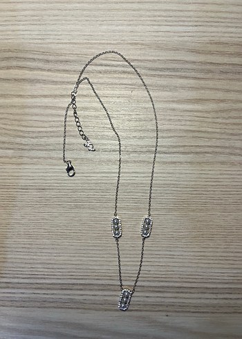 Beden Zincir Detaylı Mini Gri Kolye