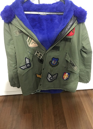 Saks mavi kurklu parka