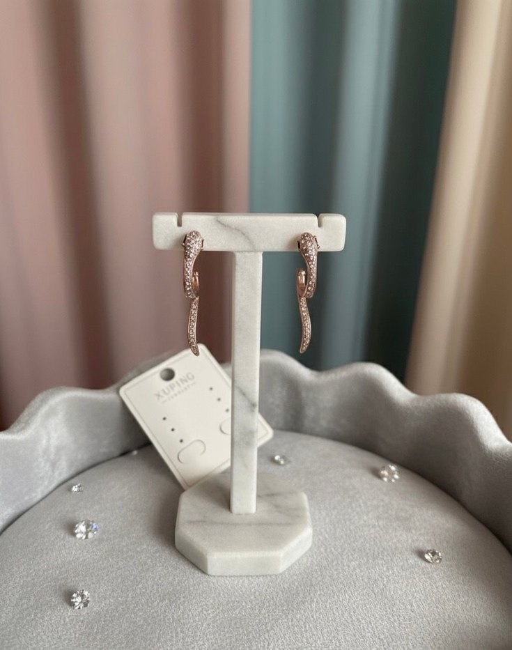 Bej Yılan Desenli Midi Küpe - Görsel 3