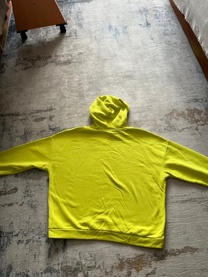 Sarı Kapüşonlu Kadın Sweatshirt - Görsel 2