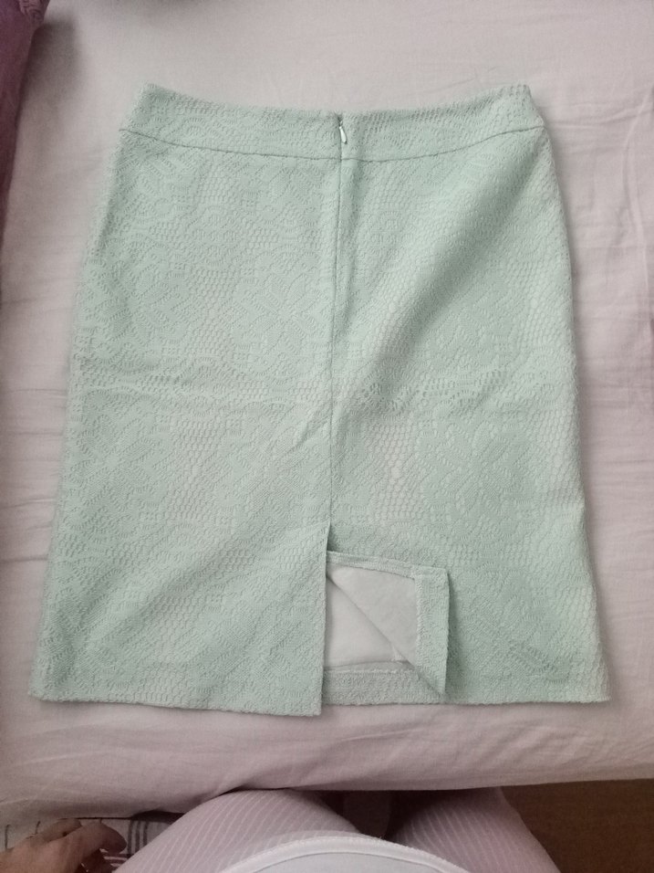 Dantel Detaylı Yeşil Midi Kalem Etek - Görsel 2