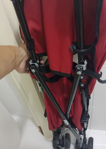 Kırmızı Bebek Arabası - Görsel 5