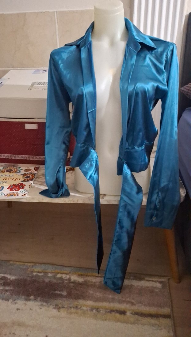 Parlak Mavi Drapeli V Yaka Kadın Gömlek xs-s-m - Görsel 3