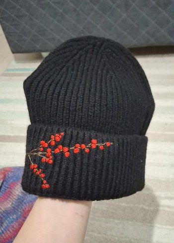 Nakışlı Siyah Örgü Kadın Bere sıfır ürün el işlemesi - Görsel 2