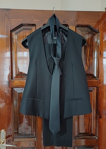 Düğmeli Siyah Erkek Takım Elbise - Görsel 3