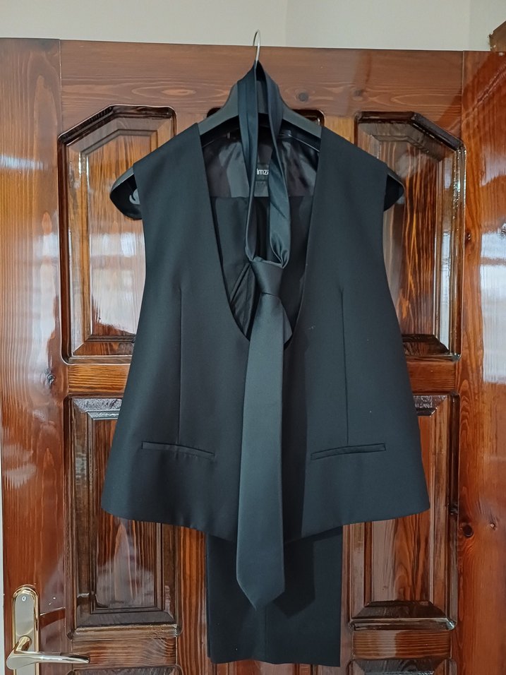 Düğmeli Siyah Erkek Takım Elbise - Görsel 3