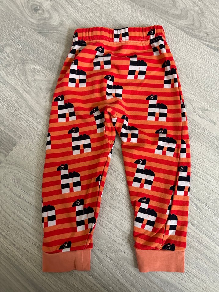 Kız Çocuk Kırmızı Zebra Desenli Rahat Kesim Tayt - Görsel 2