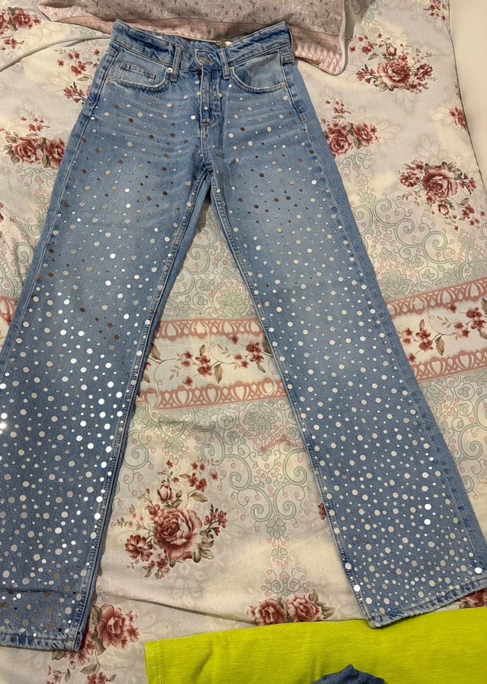 Pul İşlemeli Zara Mavi Bol Kesim Kadın Kot Pantolon - Görsel 2