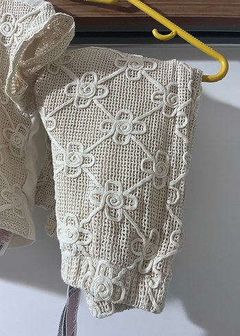 Dantel İşlemeli Beyaz Kısa Kollu Bebek Kız Takımı - Görsel 3