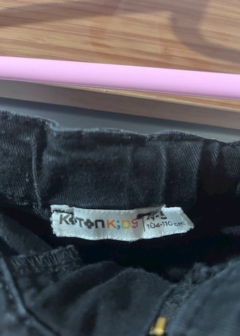 Nakışlı Siyah Kız Şort - Görsel 3