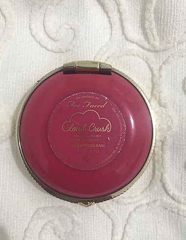 Beden Too Faced Cloud Crush Allık