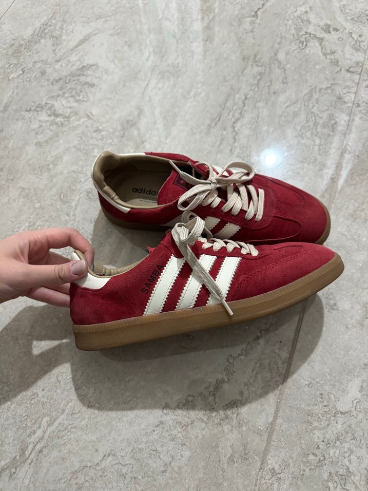Kırmızı Süet Adidas Spor Ayakkabı — görsel 2/4