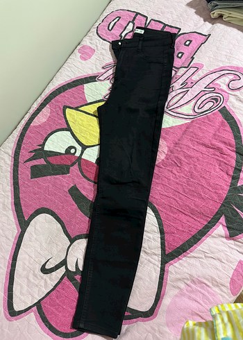 Pull and Bear Siyah Dar Kesim Jean Pantolon