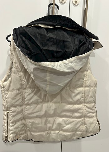 Kürklü Yaka Detaylı Kadın Krem Renk Yelek - Görsel 3