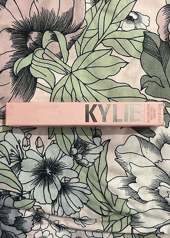 Kylie Jenner Matte Liquide Lipstick