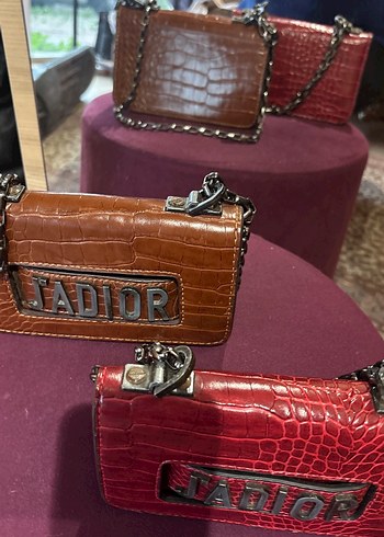 Dior Kırmızı Yılan Derisi Desenli Zincir Detaylı Deri Çanta - Görsel 4