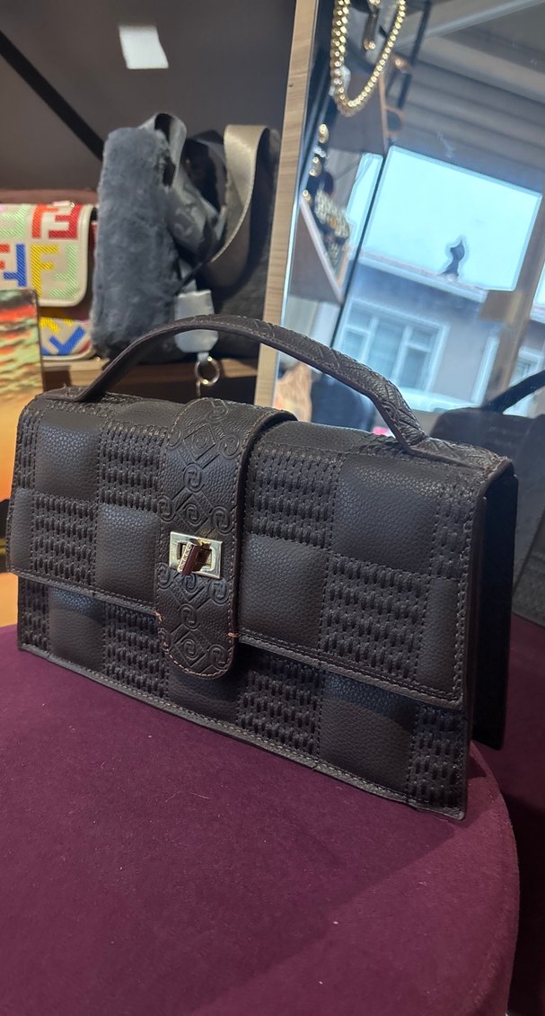 Vakko Kahverengi Deri Tokalı Kadın Çantası - Görsel 2