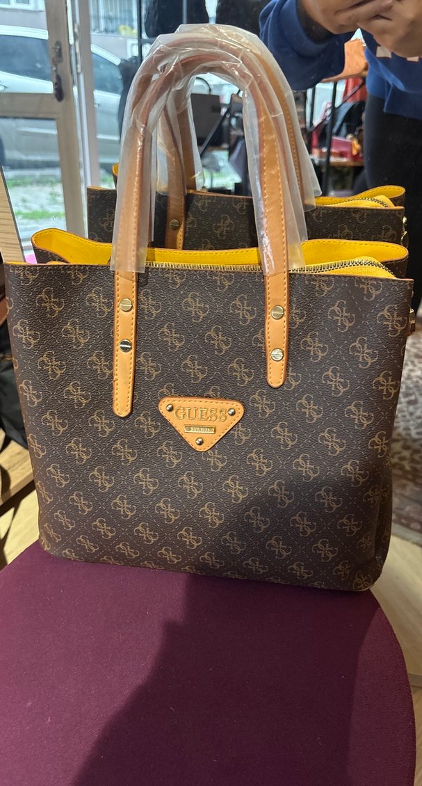 Guess Klasik Desenli Kadın Kahverengi Deri Çanta - Görsel 3