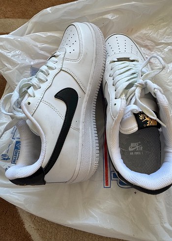 Nike Air Force 1 Beyaz Siyah Sneaker