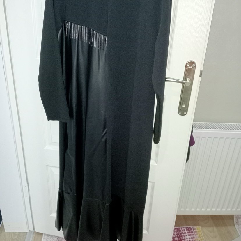 Uzun Kollu Siyah Piliseli Uzun Elbise - Görsel 3