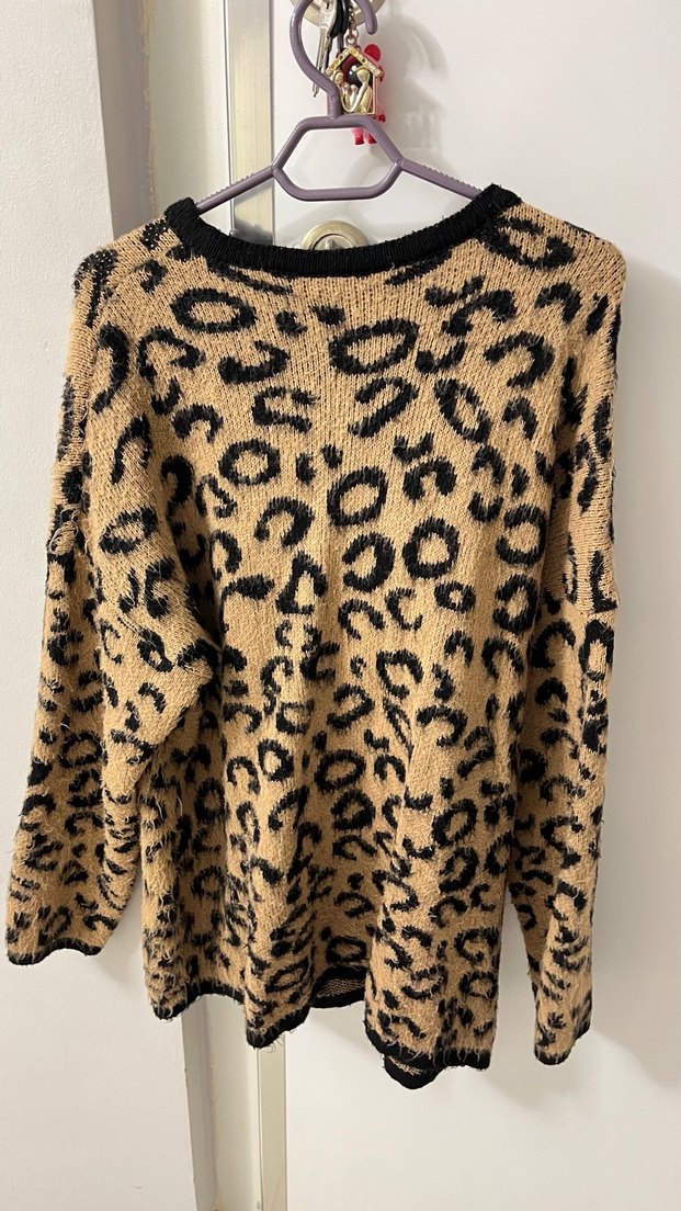 Düğmeli Leopar Desenli Kadın Hırka - Görsel 2