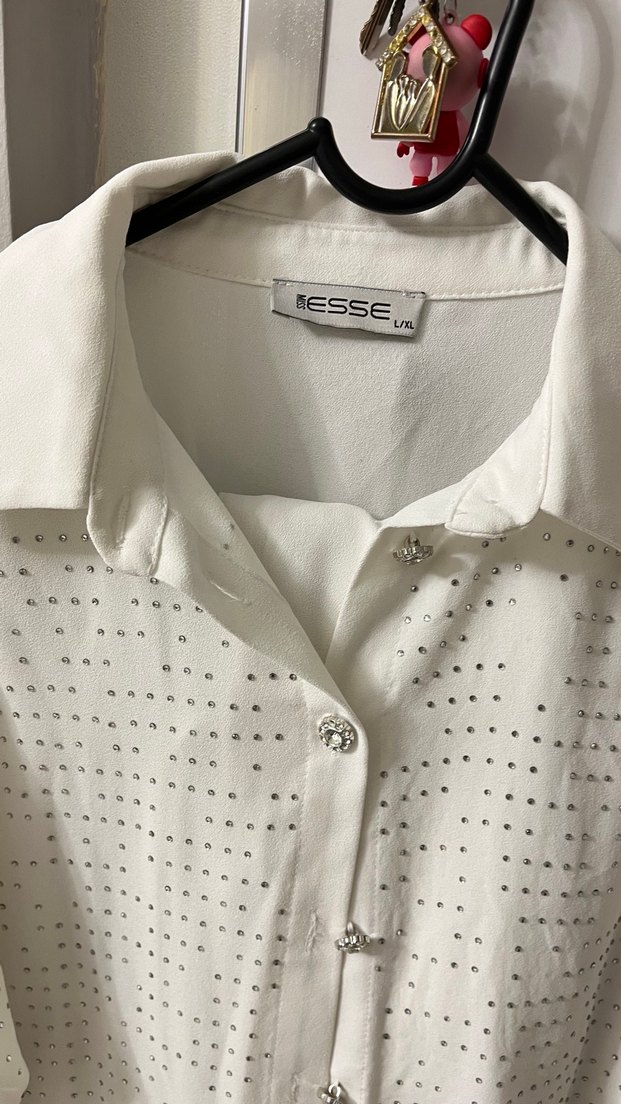 Uzun Kollu Beyaz Düğmeli Keten Gömlek - Görsel 2