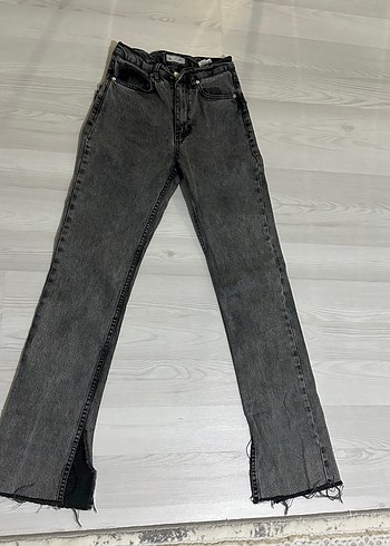 Trendyol & Milla Yuksek Bel Siyah Denim Jean