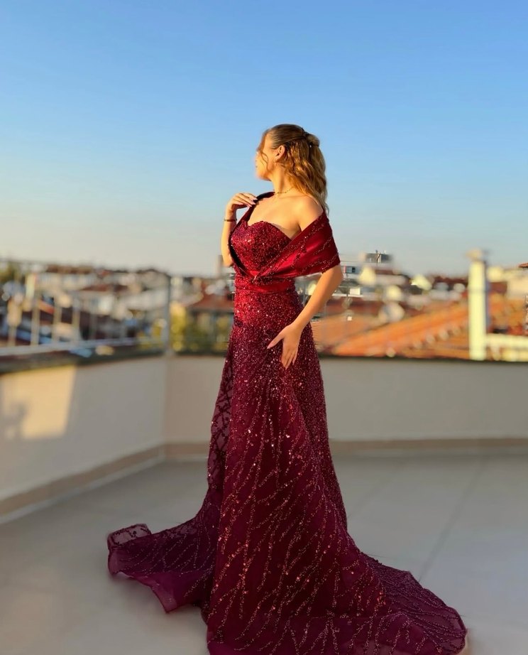 Bordo Parlak Nakışlı Uzun Abiye Elbise - Görsel 2