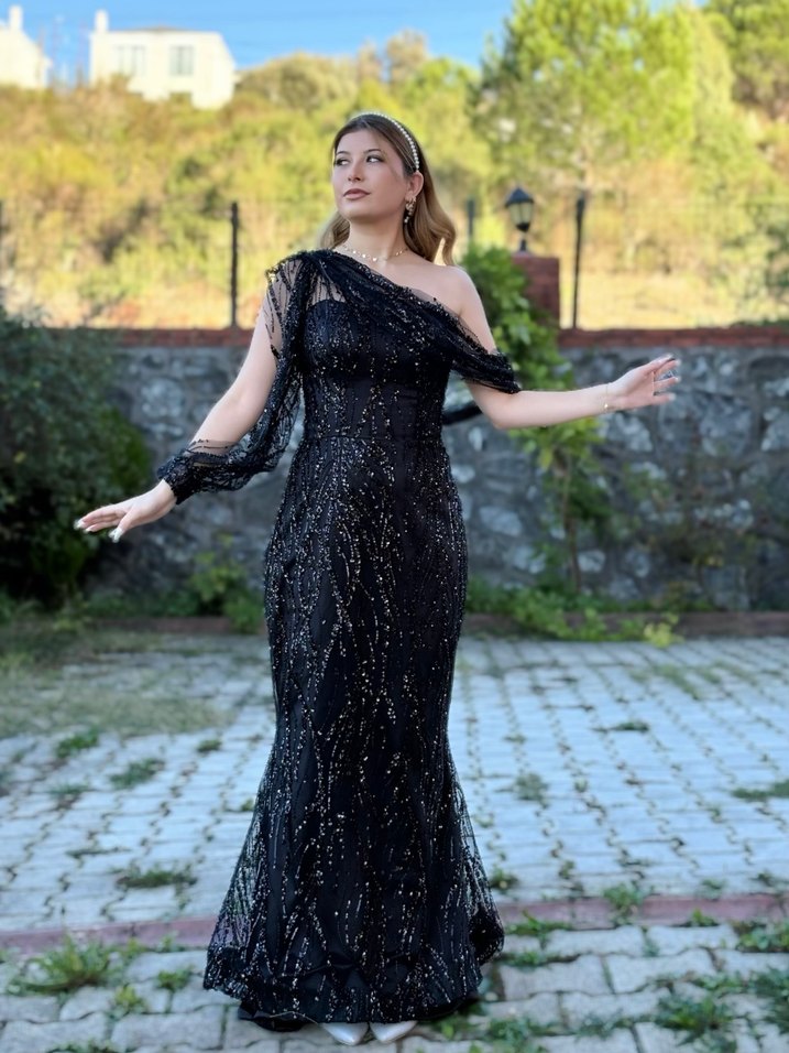 SİYAH MİMOZA - Görsel 3