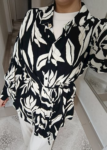 Yaprak Desenli Siyah Kadın Gömlek - Görsel 2