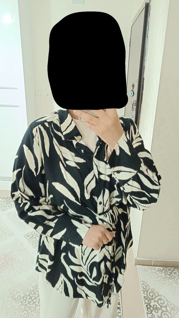 Yaprak Desenli Siyah Kadın Gömlek - Görsel 3