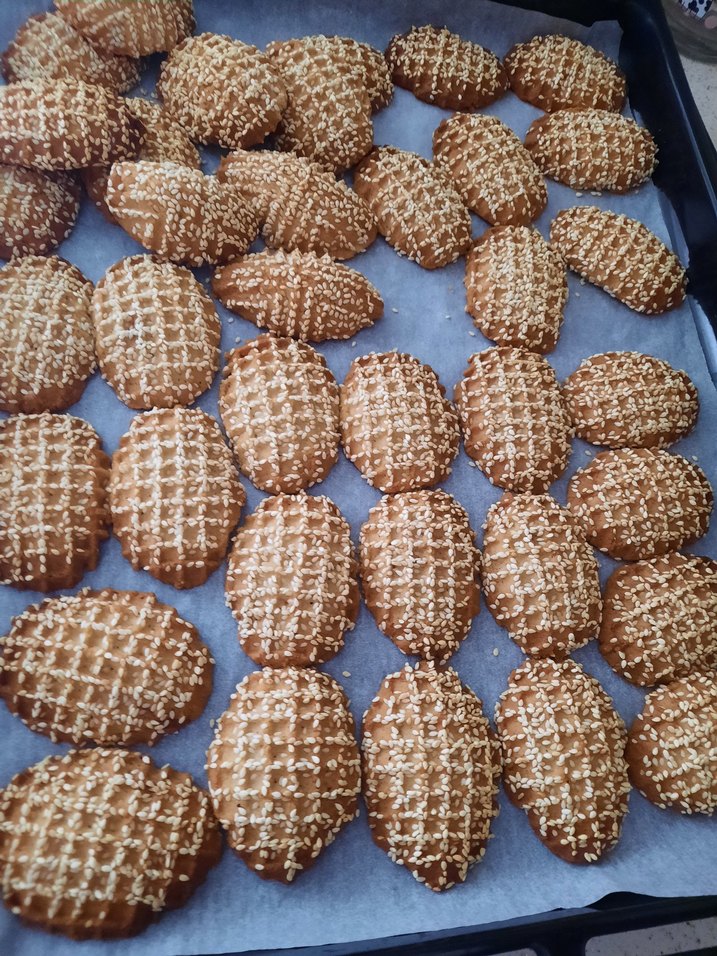 Hatay Bayram kömbesi.
Cevizli, hurmalı,  sade kömbe. - Görsel 2