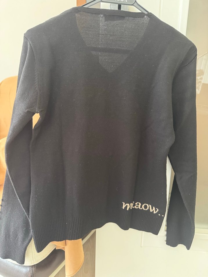 İnci Detaylı Siyah V Yaka Triko Kazak - Görsel 4