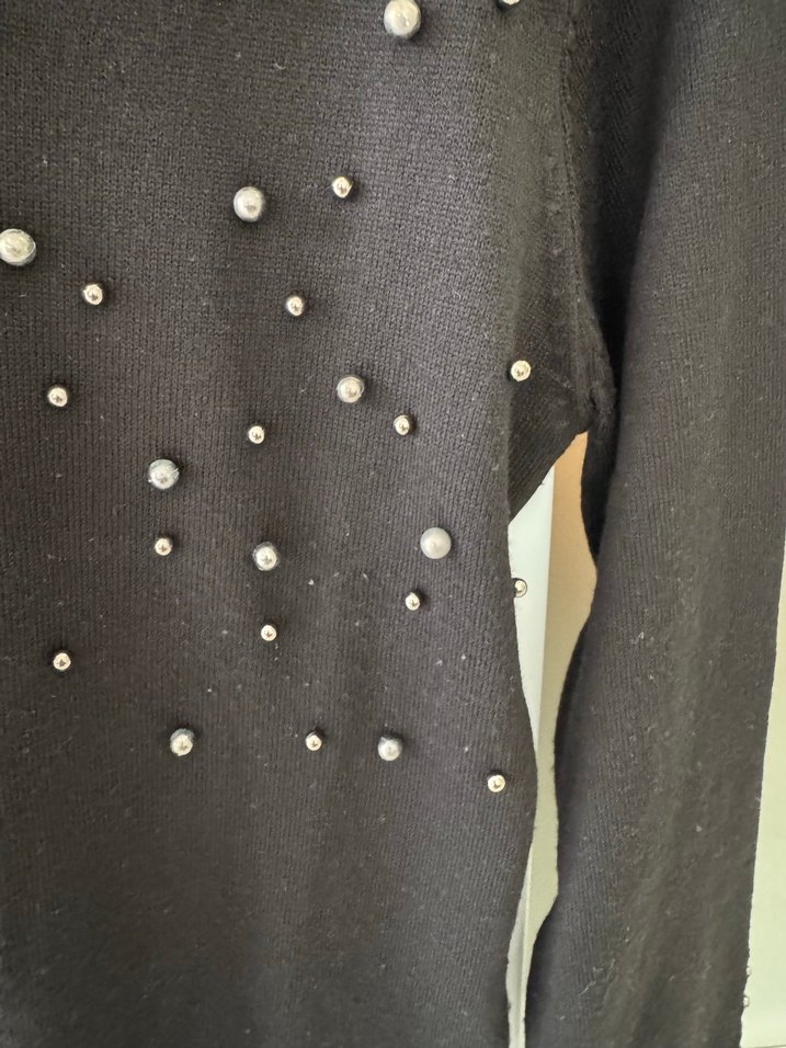 İnci Detaylı Siyah V Yaka Triko Kazak - Görsel 2