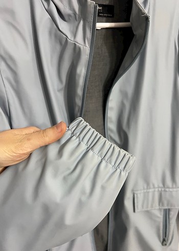 Gri Midi Kadın Yağmurluk Kapüşonlu - Görsel 5