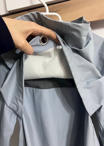 Gri Midi Kadın Yağmurluk Kapüşonlu - Görsel 4