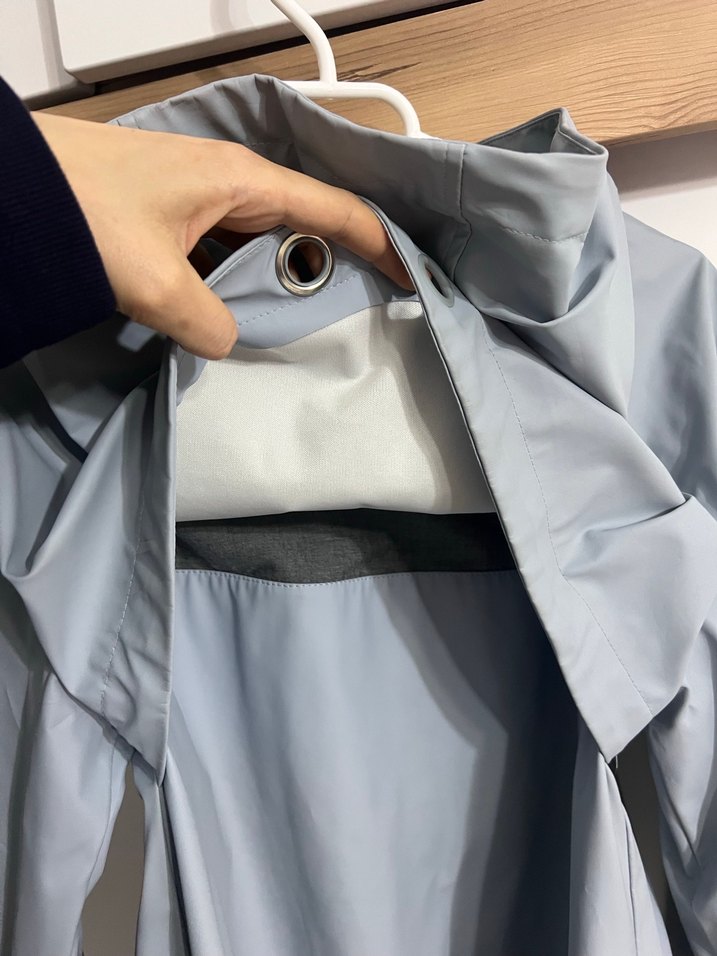 Gri Midi Kadın Yağmurluk Kapüşonlu - Görsel 4