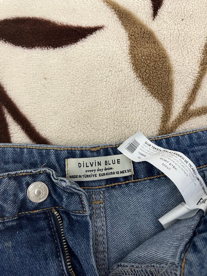 Kadın Mavi Düğmeli Mini Kot Şort - Görsel 2