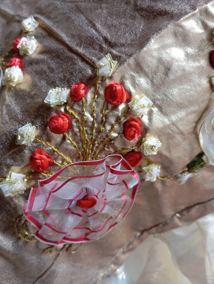 kurdela işi yapıldı Parlak altın rengi Yatak Örtüsü - Görsel 2