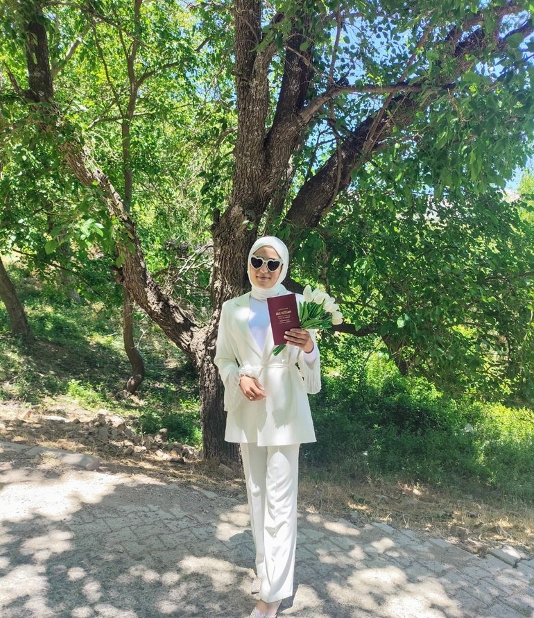 Beyaz Çiçek Desenli Uzun Kollu Midi Kadın Takım - Görsel 2