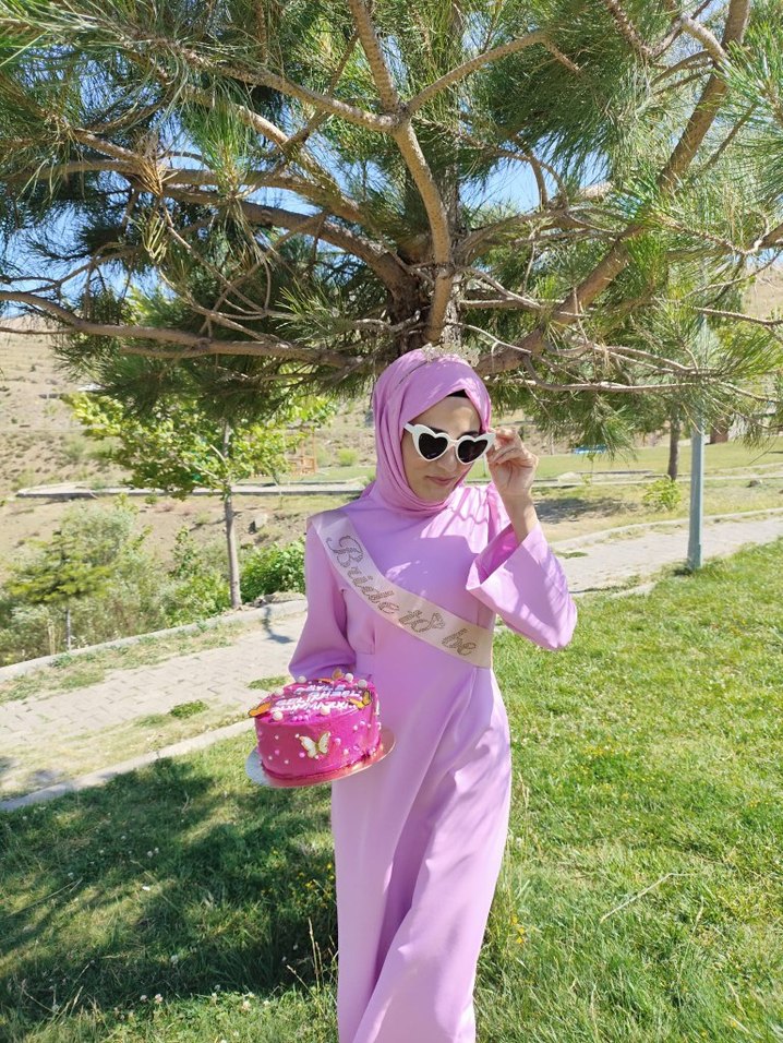 Pembe Uzun Kollu Yüksek Yakalı Uzun Elbise - Görsel 2