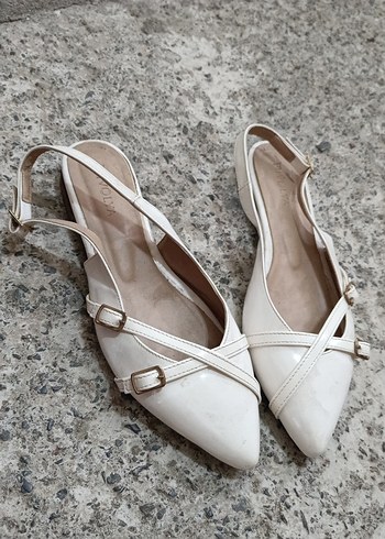 39 Beden Beyaz Tokalı Stiletto Kadın Klasik Ayakkabı