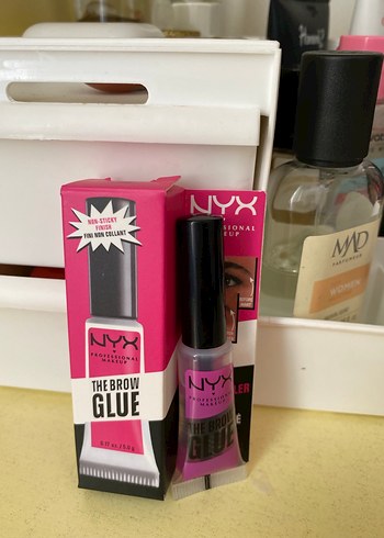 NYX The Brow Glue Pembe Kaş Sabitleyici - Görsel 2